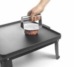 Pressa per hamburger SMASHER140 Ompagrill – in uso